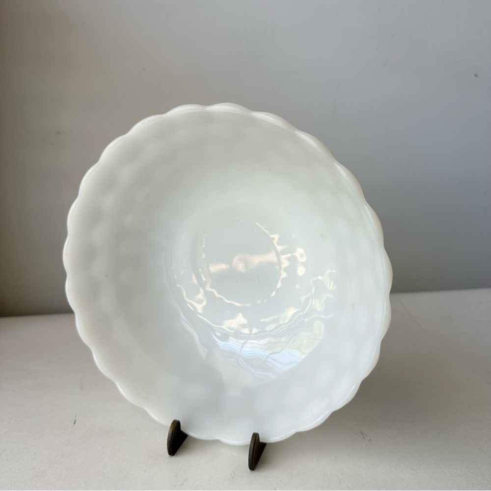 Vintage Anchor Hocking Depression Milk Glass Bubble Bowl - Picture 3 of 5